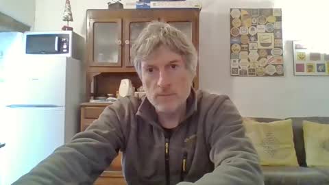 Snapshot of 22esserre chatting on 12/13/24, 01:33 22esserre online show from 12/13/24, 01:33