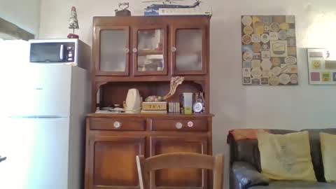 Snapshot of 22esserre chatting on 12/23/24, 01:13 22esserre online show from 12/23/24, 01:13