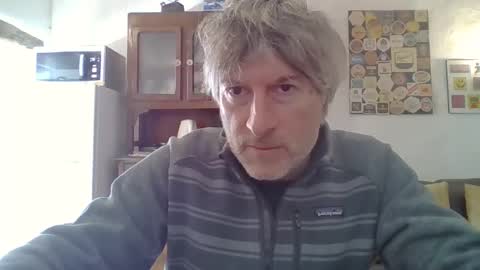 Snapshot of 22esserre chatting on 12/27/24, 10:01 22esserre online show from 12/27/24, 10:01