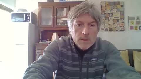 Snapshot of 22esserre chatting on 01/03/25, 09:47 22esserre online show from 01/03/25, 09:47