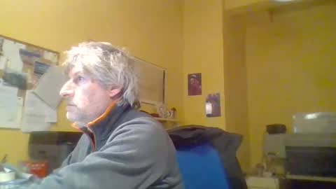 Snapshot of 22esserre chatting on 01/09/25, 04:39 22esserre online show from 01/09/25, 04:39