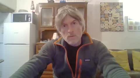 Snapshot of 22esserre chatting on 01/10/25, 03:27 22esserre online show from 01/10/25, 03:27