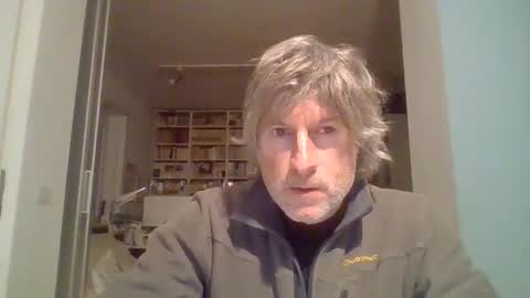 Snapshot of 22esserre chatting on 01/29/25, 05:35 22esserre online show from 01/29/25, 05:35