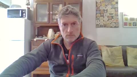 Snapshot of 22esserre chatting on 02/14/25, 11:42 22esserre online show from 02/14/25, 11:42