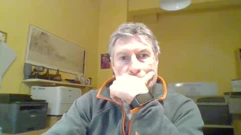 Snapshot of 22esserre chatting on 02/17/25, 04:26 22esserre online show from 02/17/25, 04:26