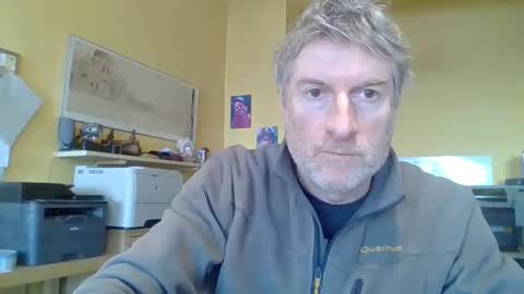 Snapshot of 22esserre chatting on 02/27/25, 10:15 22esserre online show from 02/27/25, 10:15