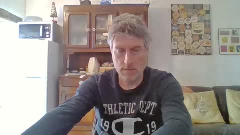 Snapshot of 22esserre chatting on 02/28/25, 11:14 22esserre online show from 02/28/25, 11:14