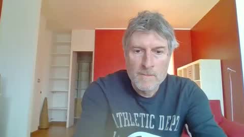 Snapshot of 22esserre chatting on 02/28/25, 03:37 22esserre online show from 02/28/25, 03:37