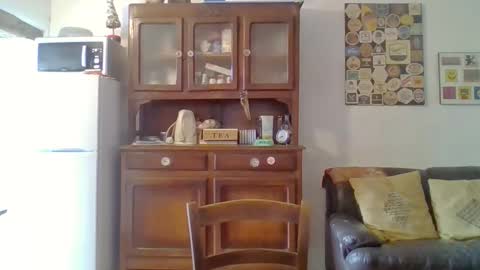 Snapshot of 22esserre chatting on 09/15/25, 11:43 22esserre online show from 09/15/25, 11:43