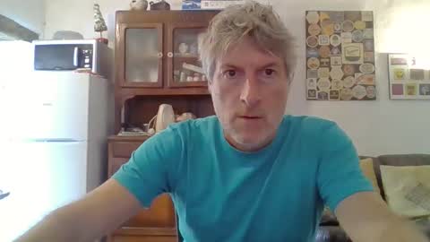 Snapshot of 22esserre chatting on 09/17/25, 11:23 22esserre online show from 09/17/25, 11:23