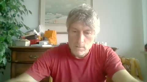 Snapshot of 22esserre chatting on 10/04/25, 04:16 22esserre online show from 10/04/25, 04:16