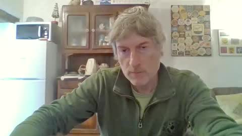 Snapshot of 22esserre chatting on 10/22/25, 11:10 22esserre online show from 10/22/25, 11:10