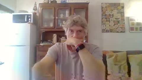 Snapshot of 22esserre chatting on 10/24/25, 01:29 22esserre online show from 10/24/25, 01:29