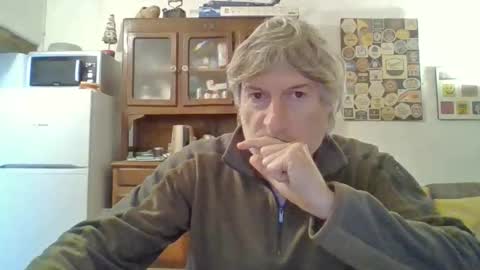 Snapshot of 22esserre chatting on 11/19/25, 11:43 22esserre online show from 11/19/25, 11:43