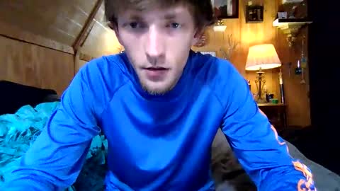 Snapshot of 27tnguy chatting on 03/06/26, 09:17 27tnguy online show from 03/06/26, 09:17