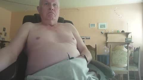 29famila online show from 10/19/25, 11:44