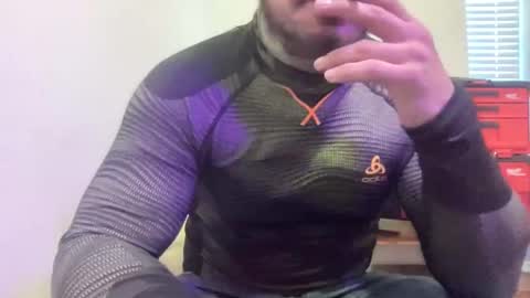 Snapshot of 2addictivelyhorny chatting on 01/01/25, 03:35 Jake n Judy online show from 01/01/25, 03:35