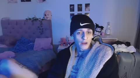 Snapshot of 2cb0y chatting on 09/11/25, 03:17  BAD  online show from 09/11/25, 03:17