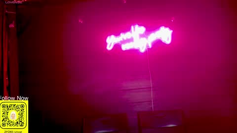 Snapshot of 2for5uncut chatting on 09/17/25, 05:09 RR UnCut online show from 09/17/25, 05:09