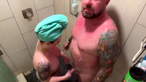 Snapshot of 2freakycouple24 chatting on 09/22/25, 02:35 Zak and Raegan online show from 09/22/25, 02:35