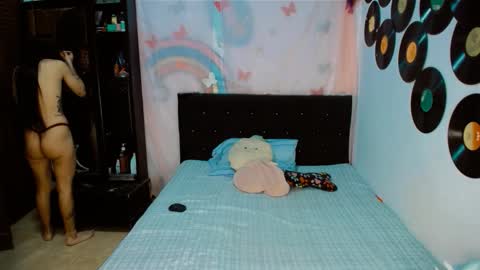 Snapshot of 2girls__dream chatting on 02/12/26, 09:48 samantha sharon online show from 02/12/26, 09:48