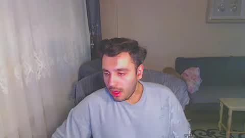Snapshot of 2handsomeman chatting on 01/03/25, 04:55 Berk online show from 01/03/25, 04:55
