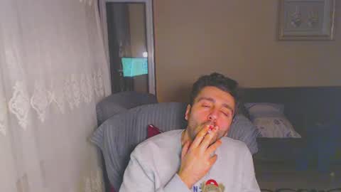 Snapshot of 2handsomeman chatting on 01/09/25, 04:08 Berk online show from 01/09/25, 04:08
