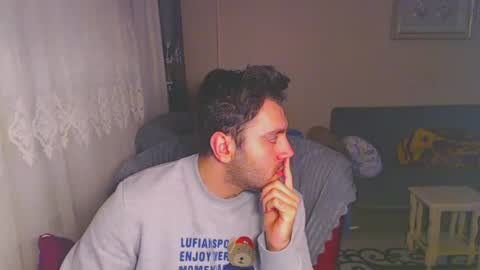Snapshot of 2handsomeman chatting on 01/10/25, 01:32 Berk online show from 01/10/25, 01:32