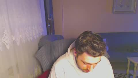 Snapshot of 2handsomeman chatting on 01/12/25, 09:40 Berk online show from 01/12/25, 09:40