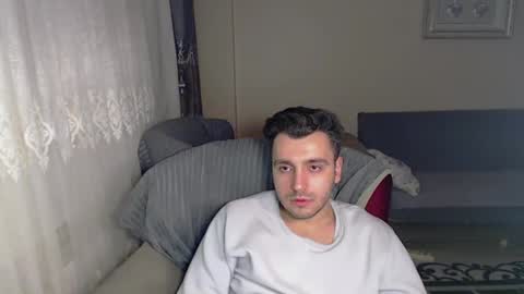 Snapshot of 2handsomeman chatting on 01/23/25, 04:09 Berk online show from 01/23/25, 04:09