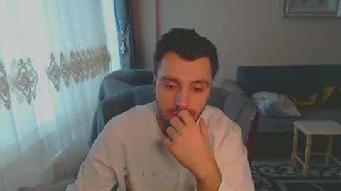 Snapshot of 2handsomeman chatting on 02/05/25, 11:55 Berk online show from 02/05/25, 11:55