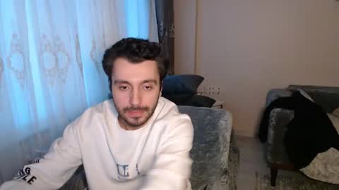 Snapshot of 2handsomeman chatting on 04/21/26, 03:24 Berk online show from 04/21/26, 03:24