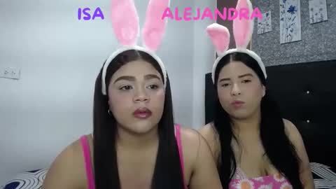 Snapshot of 2moons_full_of_love chatting on 01/09/26, 06:38 2moons_full_of_love online show from 01/09/26, 06:38