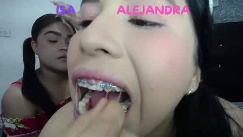 Snapshot of 2moons_full_of_love chatting on 01/10/26, 06:26 2moons_full_of_love online show from 01/10/26, 06:26