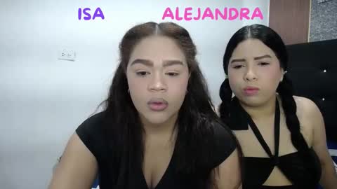 Snapshot of 2moons_full_of_love chatting on 01/15/26, 06:51 2moons_full_of_love online show from 01/15/26, 06:51