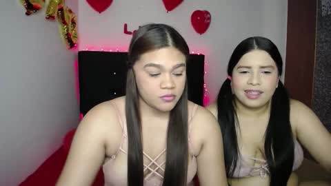 Snapshot of 2moons_full_of_love chatting on 02/15/26, 05:26 2moons_full_of_love online show from 02/15/26, 05:26