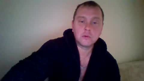 Snapshot of 2ndlipeater chatting on 10/12/25, 07:07 Girts online show from 10/12/25, 07:07