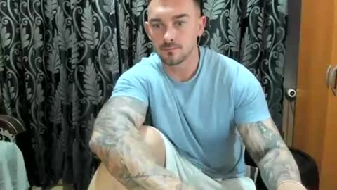 Snapshot of 2sexymuscles chatting on 06/23/26, 08:40 2sexymuscles online show from 06/23/26, 08:40