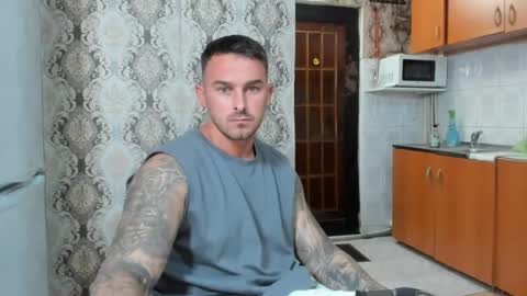 Snapshot of 2sexymuscles chatting on 07/24/26, 08:29 2sexymuscles online show from 07/24/26, 08:29