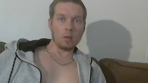 Snapshot of 2small4you83 chatting on 12/08/24, 03:35 2small4you83 online show from 12/08/24, 03:35