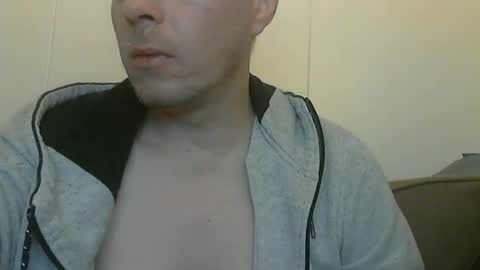 Snapshot of 2small4you83 chatting on 11/26/25, 07:59 2small4you83 online show from 11/26/25, 07:59