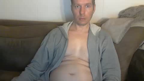 Snapshot of 2small4you83 chatting on 03/09/26, 10:52 2small4you83 online show from 03/09/26, 10:52