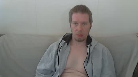 2small4you83 online show from 04/27/26, 04:05