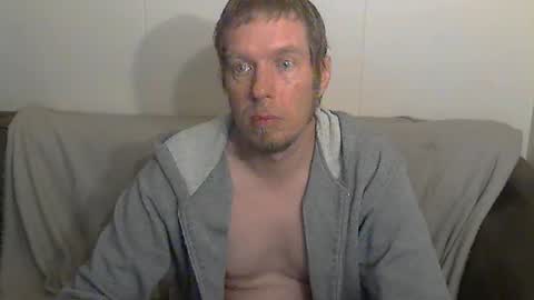 2small4you83 online show from 05/06/26, 07:13