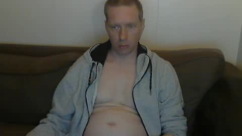 2small4you83 online show from 05/27/26, 01:57