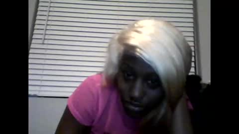 GamerBaddieLux online show from 10/26/25, 04:18