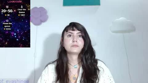 Snapshot of 333w4zh1n3 chatting on 05/04/26, 10:39 Eva online show from 05/04/26, 10:39