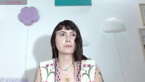 Snapshot of 333w4zh1n3 chatting on 05/07/26, 12:05 Eva online show from 05/07/26, 12:05