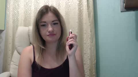 Snapshot of 3sweetcandy3 chatting on 10/14/25, 10:43 3sweetcandy3 online show from 10/14/25, 10:43