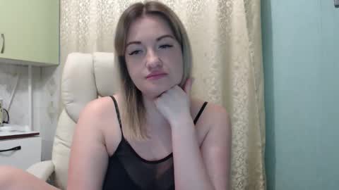 Snapshot of 3sweetcandy3 chatting on 03/16/26, 04:00 3sweetcandy3 online show from 03/16/26, 04:00